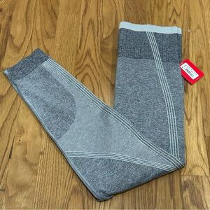 NWT SPANX SEAMLESS SCULPT LEGGINGS IN MEDIUM, SPACE DYE CLOUDY GREY COLOR